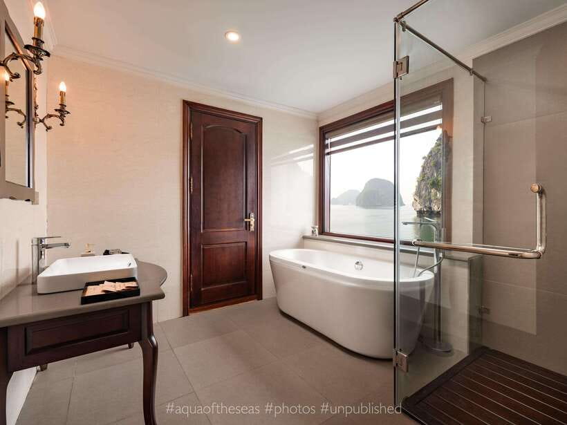 2-Day: Halong Lan Ha Bay 5 Stars Cruises w/Balcony & Bathtub - Lunch beside Ha Long Bay’s limestone islands