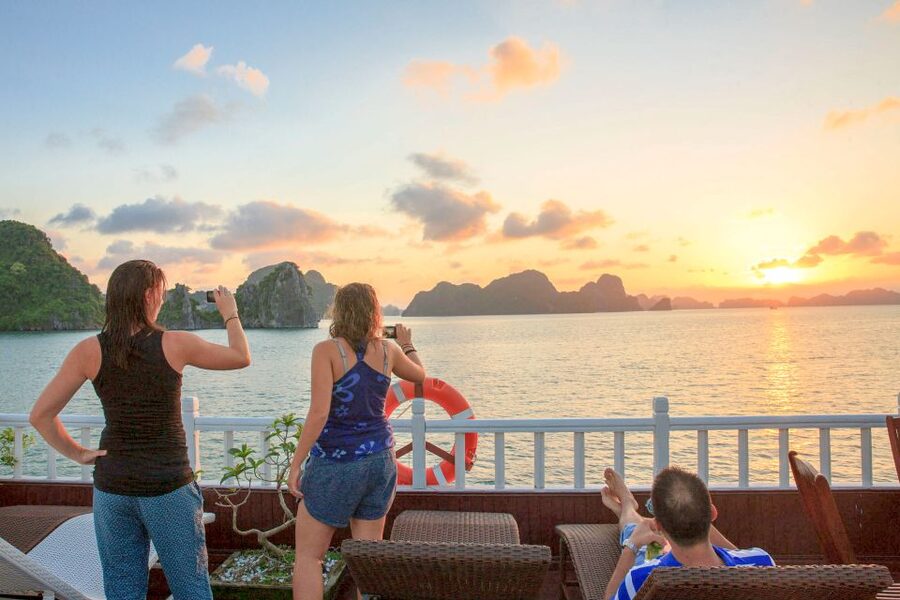 2-Day Royal Palace Ha Long Bay & Ti Top Island Cruise - Food, Rooms, and Service at $108