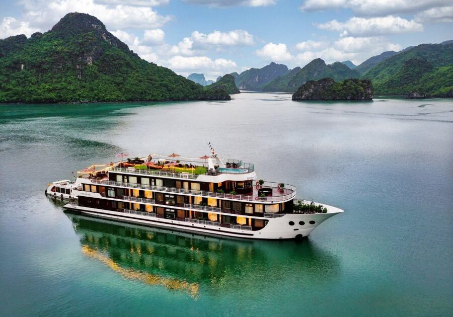2 Days Halong 5 Stars Cruise with Free Pickup from Hanoi - Cabins, facilities, and service