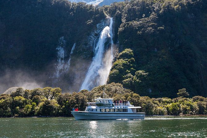 2-Hour Milford Sound Scenic Cruise - Rain, sunshine, and the best time to go