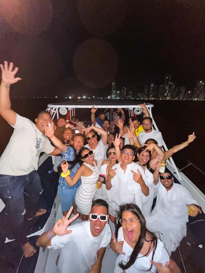 2-hour tour in Cartagena Sunset View in party boat - Choosing the right departure time for sunset