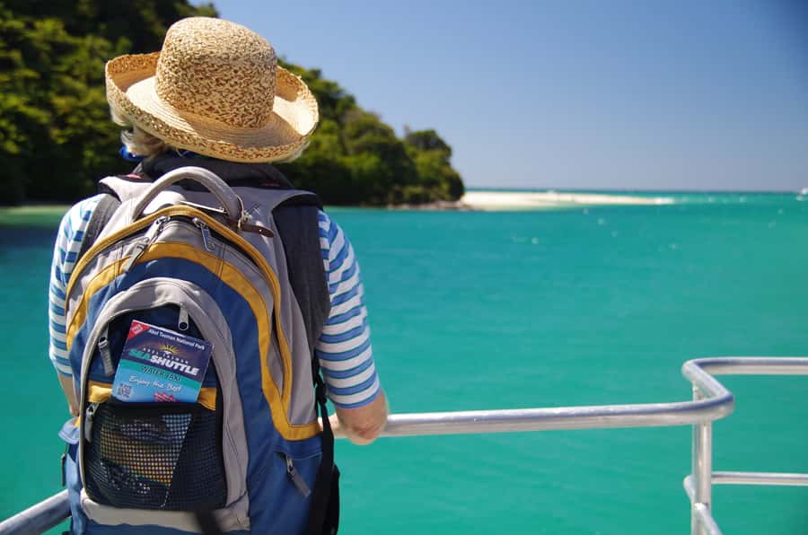 Abel Tasman National Full Park Scenic Cruise - Split Apple Rock and the first coastal sights