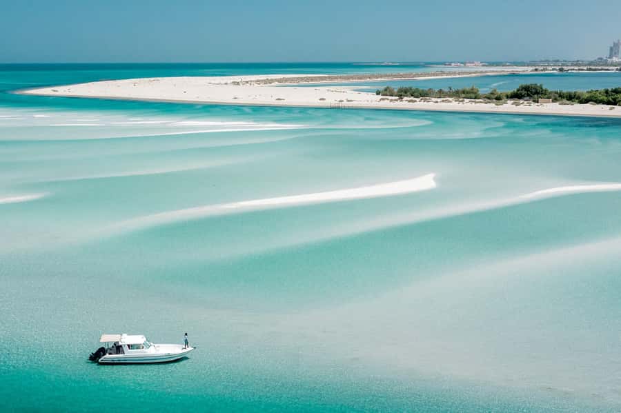 Abu Dhabi: 4-Hour Guided Cruise & Island Hopping - Key points to know before booking