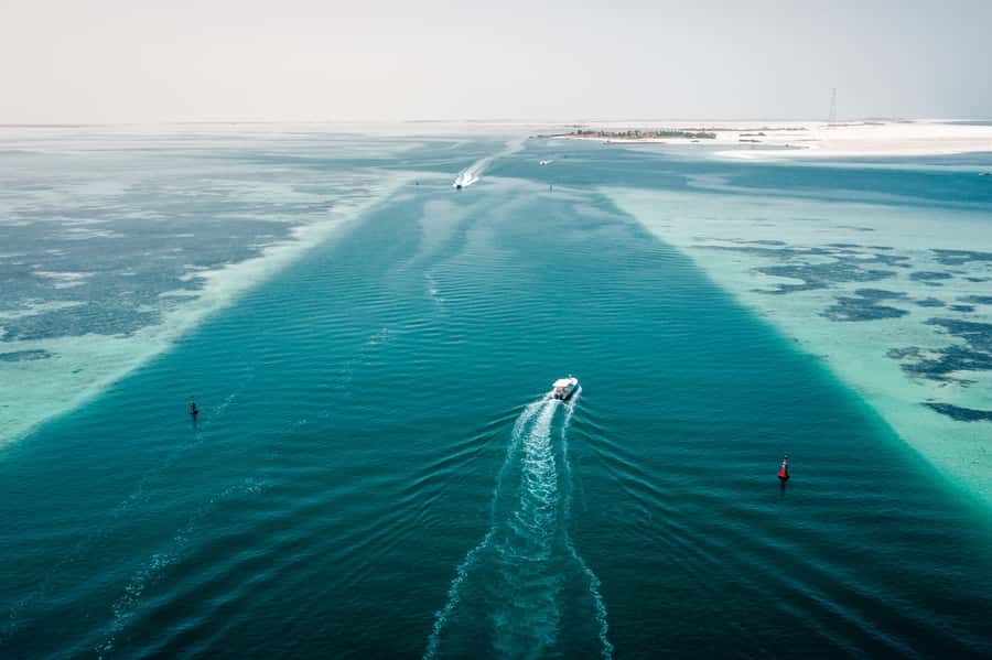 Abu Dhabi: 4-Hour Guided Cruise & Island Hopping - Starting in Al Bateen with a slightly confusing meeting point