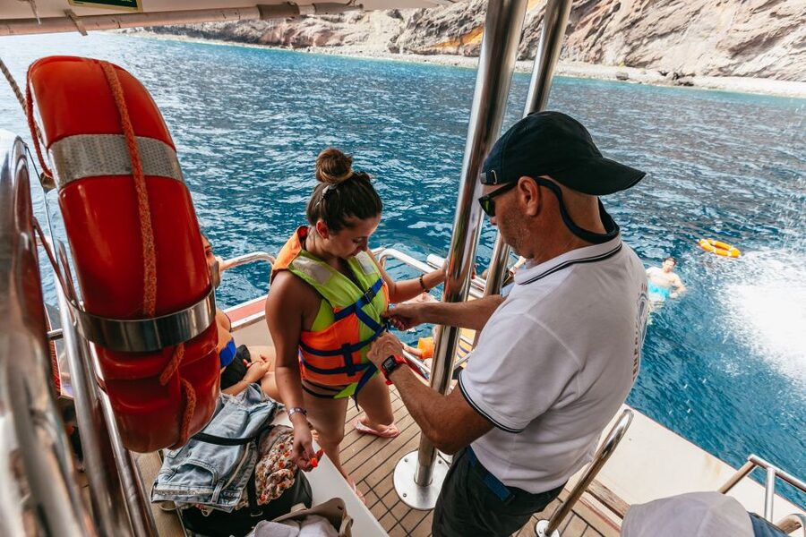 Adeje: Whale and Dolphin Watching Cruise with Lunch and Swim - What the boat and crew add to the experience