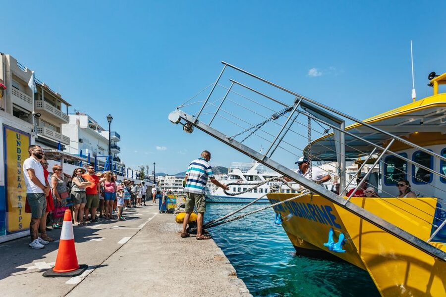 Agios Nikolaos: Semi-Submarine Cruise - Why the $18.63 price works