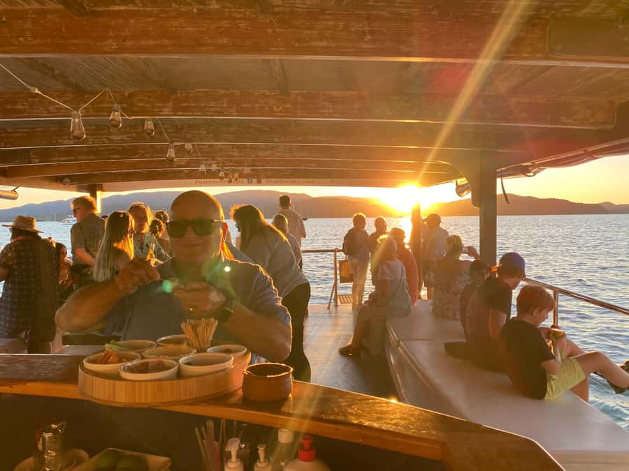 Airlie Beach: 2-Hour Sunset Cruise with Sparkling Wine - Sparkling wine, antipasto, and the changing light