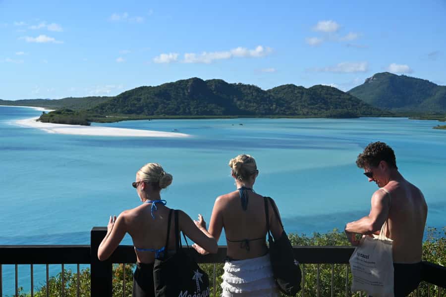 Airlie Beach: 2-Night Whitsundays Sailing Trip with Meals - Fresh meals, dietary needs, and what to bring