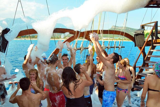 Alanya All Inclusive Pirate Boat Trip With Hotel Transfer - Lunch, soft drinks, and extra purchases