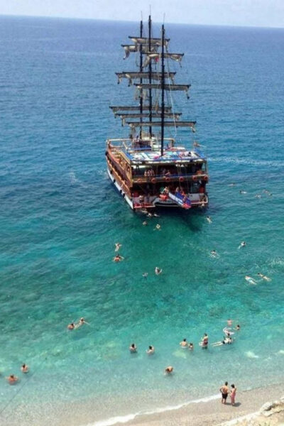 Catamaran Boat Tour with Snorkeling with Lunch