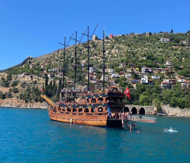 Alanya: Luxury Pirate Boat with Lunch & Unlimited Drinks - Sailing past Alanya Castle and the sea caves