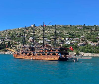 Luxury Pirate Boat with Lunch & Unlimited Drinks