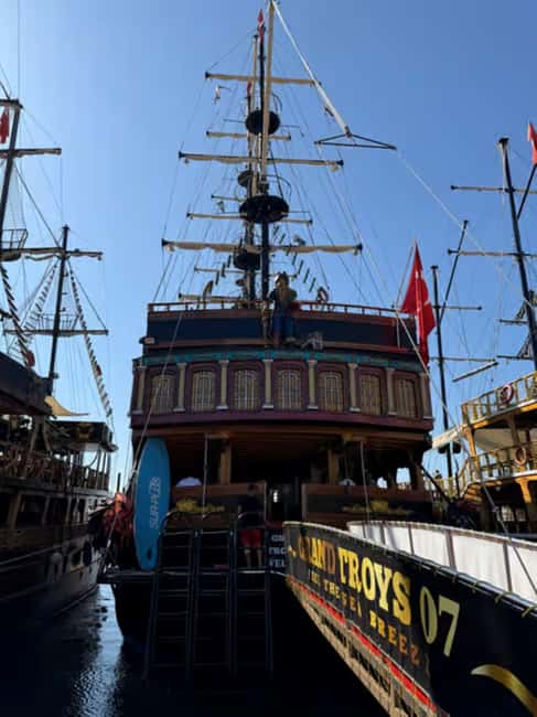 Alanya: Luxury Pirate Boat with Lunch & Unlimited Drinks - Lunch, unlimited soft drinks, and extra charges