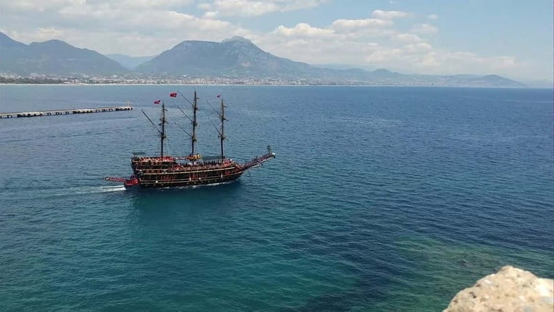 Alanya: Pirate Boat Party with Foam, Disco, Lunch & Drinks - What this Alanya pirate boat trip is really like