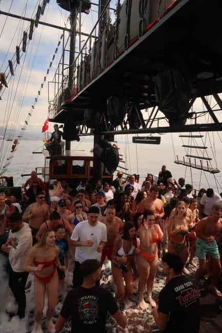 Alanya: Pirate Boat Party with Foam, Disco, Lunch & Drinks - Boğaz Cave, Lovers’ Cave, and Maiden’s Cave