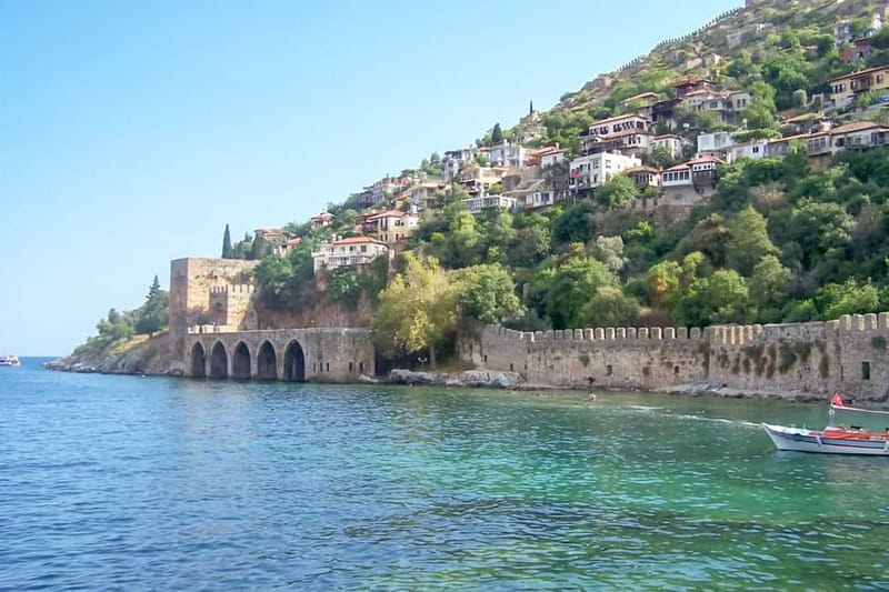 Alanya: Pirate Boat with Transfer, Lunch & Unlimited Drinks - A full day around Alanya’s castle peninsula