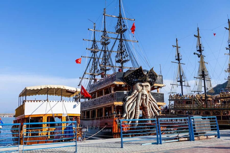 Alanya: Pirate Boat with Transfer, Lunch & Unlimited Drinks - Pirates’ Cave, Lover’s Cave, and Phosphorus Cave