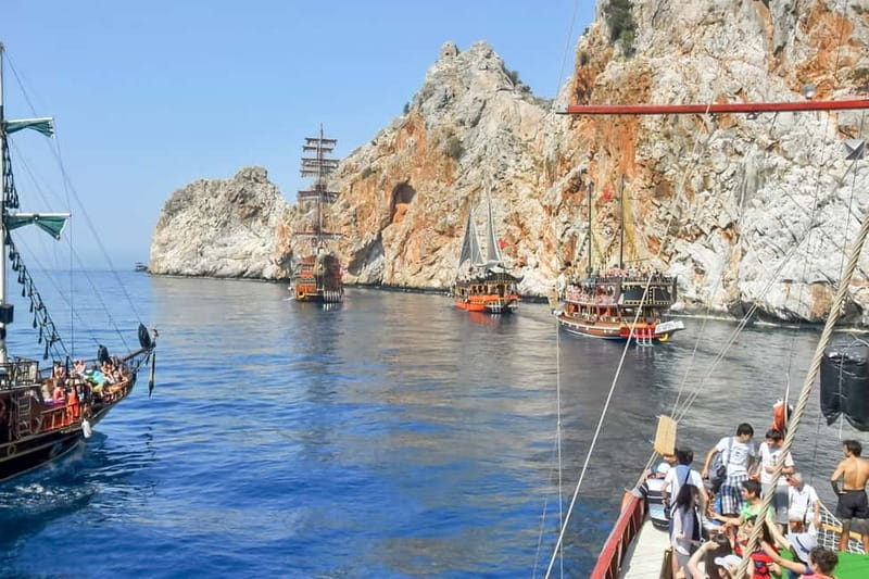 Alanya: Pirate Boat with Transfer, Lunch & Unlimited Drinks - Transfers, meeting points, and the harbor shuffle