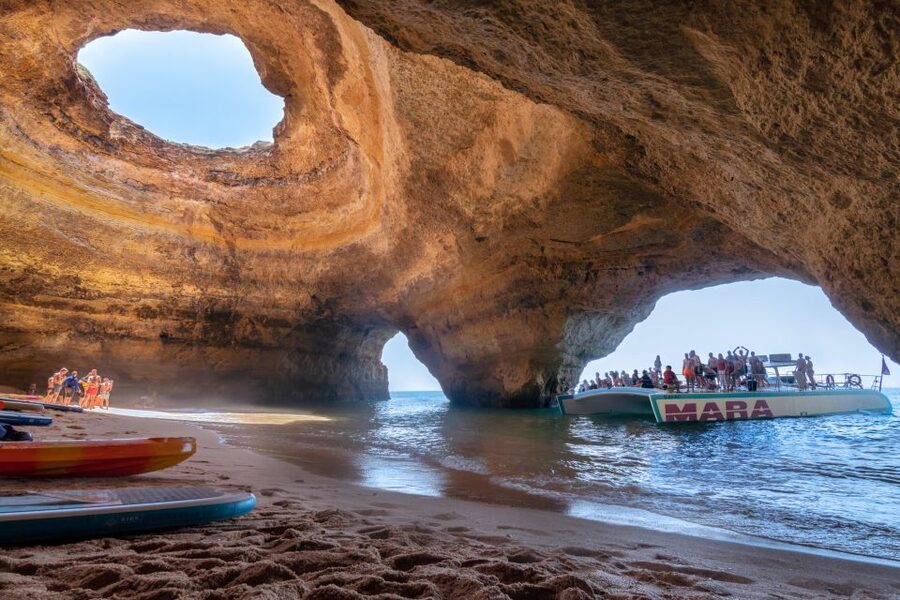 Albufeira: Caves and Coastline Catamaran Cruise to Benagil - Galé, Salgados, and Armação de Pêra