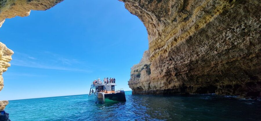 Albufeira: Coastline and Benagil Caves Tour by Catamaran - São Rafael and Praia da Coelha
