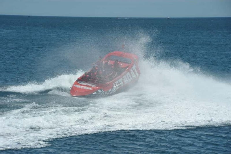 Albufeira: High-Adrenaline Jet Boat Ride - The crew and the safety routine