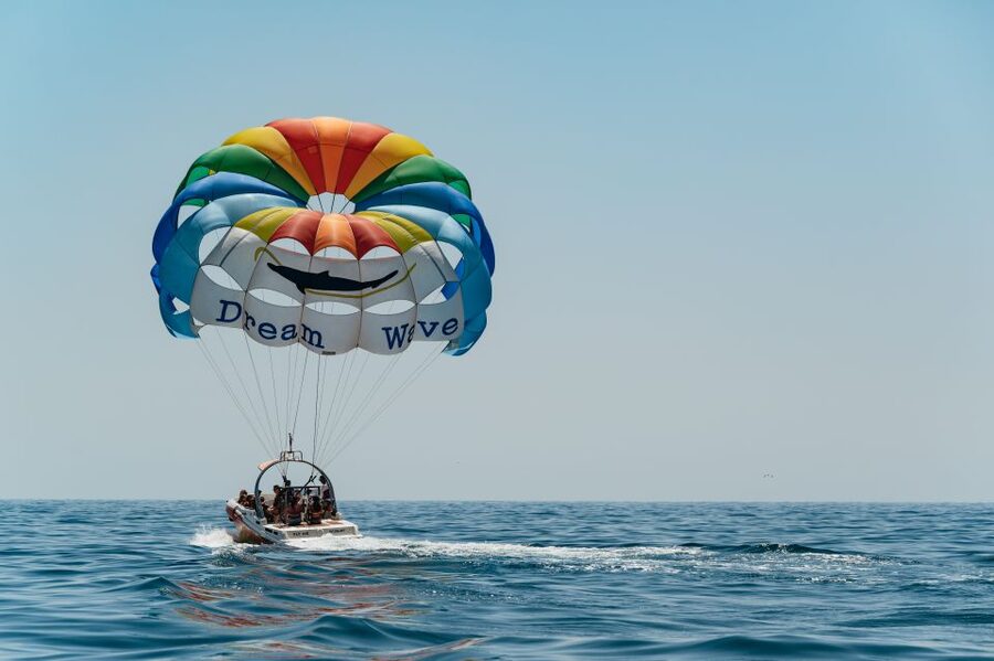 Albufeira: Parasailing Boat Trip - Safety, comfort, and who should skip it