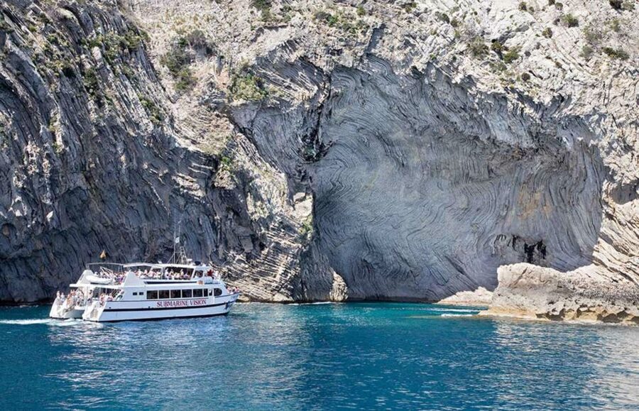 Alcudia: Boat Trip to Coll Baix - Swimming, safety, and changing conditions