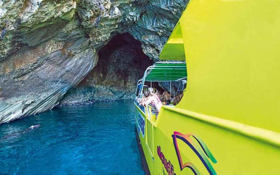 Alcudia: Caves & Coastline Boat Trip w/ Snorkelling - Cruising Alcudia Bay toward Artà