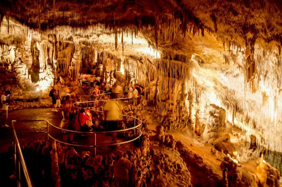 Alcudia: Caves of Drach Tour from the North with Boat Trip - Lake Martel and the short concert