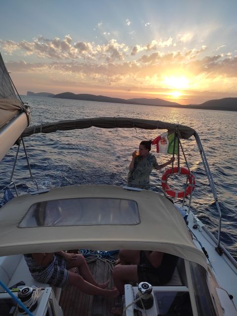 Alghero: Sunset Sailing Aperitif Experience - Music, conversation, and the social side