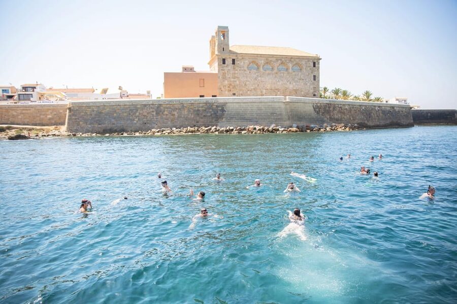 Alicante: 6-Hour Catamaran Cruise to Tabarca Island - Crew, languages, and the onboard mood