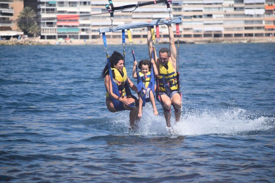 Alicante: Boat Trip and Parasailing Experience with Drink - Who will enjoy this Alicante activity?