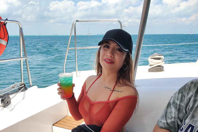 All Inclusive Isla Mujeres Catamaran - Sailing from Cancun to El Meco reef