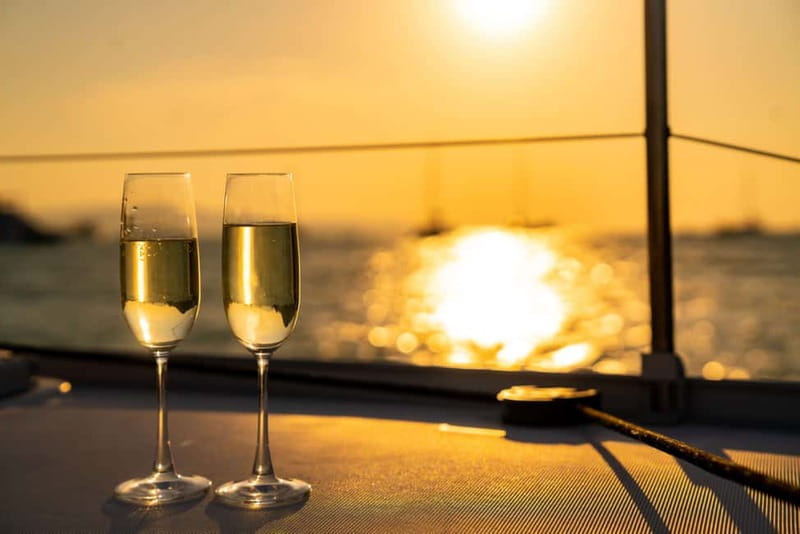 Amalfi Coast: Sunset Boat Tour with Fruit & Drinks - The return to Amalfi and the value of two hours