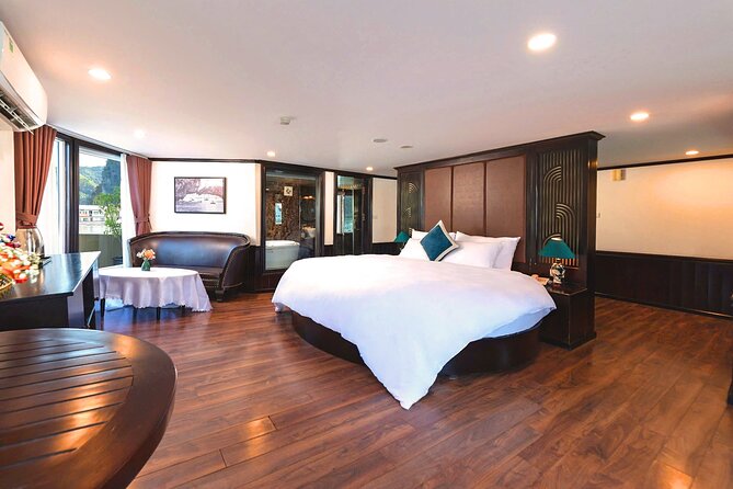 Amanda Cruise - Ha Long, Lan Ha Bay - All Inclusive 2D1N & 3D2N - Titop Island for swimming and bay views