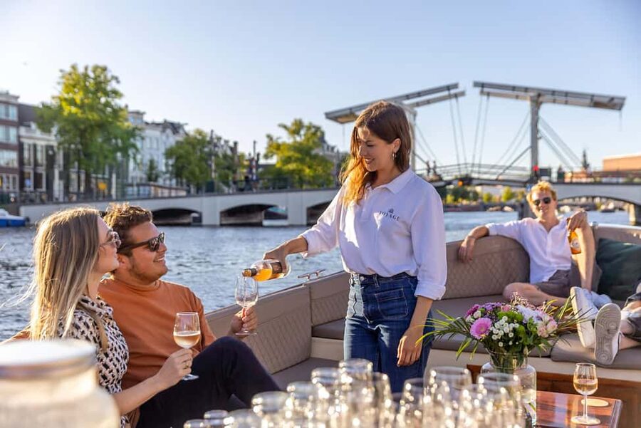 Amsterdam: 2-Hour Luxury Canal Cruise with Snacks & Drinks - Key points to know before you book