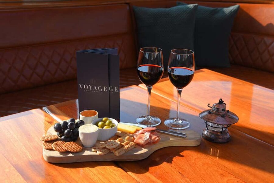 Amsterdam: 2-Hour Luxury Canal Cruise with Snacks & Drinks - From Prinsengracht to the Anne Frank House area