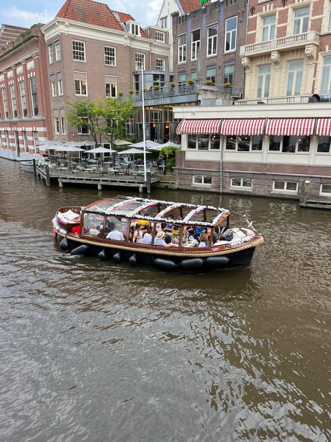 Amsterdam: Boat Tour with Optional Unlimited Drinks - Booking details worth knowing