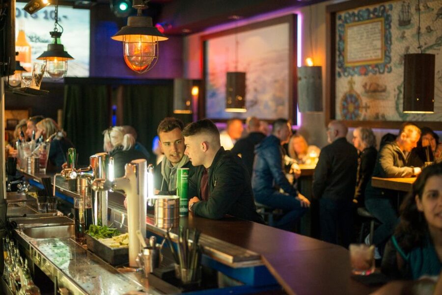Amsterdam: Canal Cruise and Entrance to Xtracold Icebar - Eight practical ways to make the day better