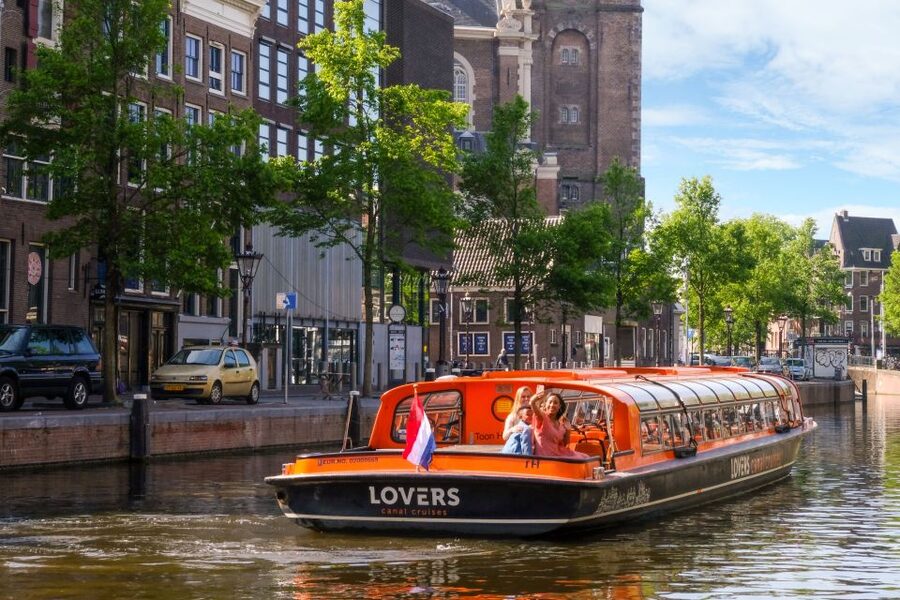 Amsterdam: City Centre Canal Cruise including Audioguide - Choosing the best starting point