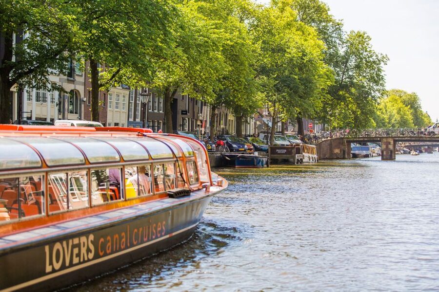 Amsterdam: City Centre Canal Cruise including Audioguide - Is one hour enough?