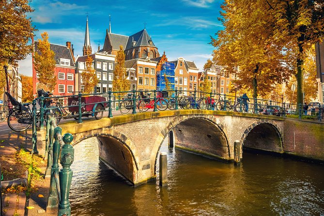 Amsterdam Classic Saloon Boat Cruise with Drinks and Cheese - Setting off along the Prinsengracht