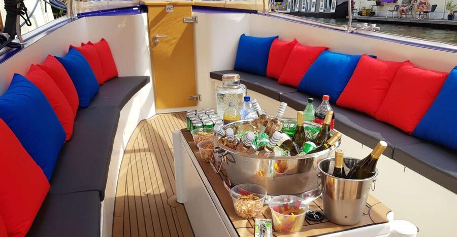 Amsterdam: Covered Canal Booze Cruise with Unlimited Drinks - Key points at a glance