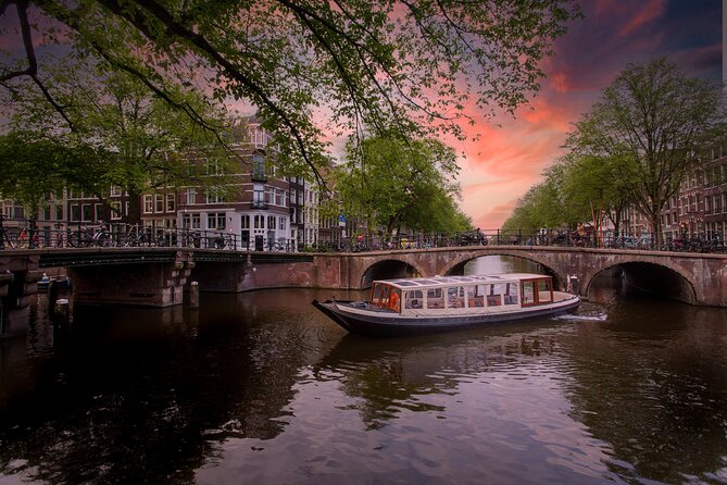 Amsterdam Evening Canal Cruise with Live Guide and Onboard Bar - What the one-hour route can show you