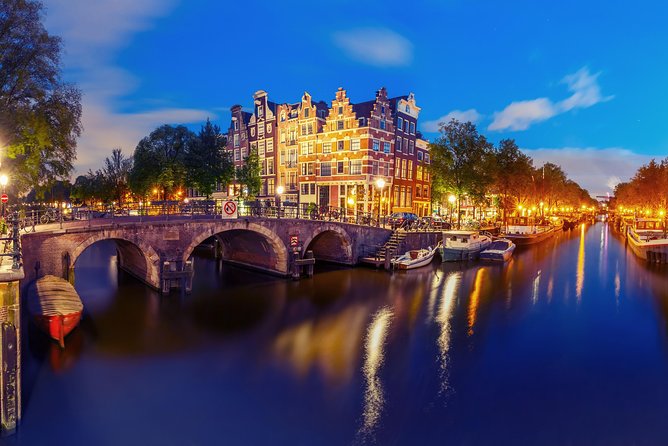 Amsterdam Evening Canal Cruise with Live Guide and Onboard Bar - Who should book this canal cruise