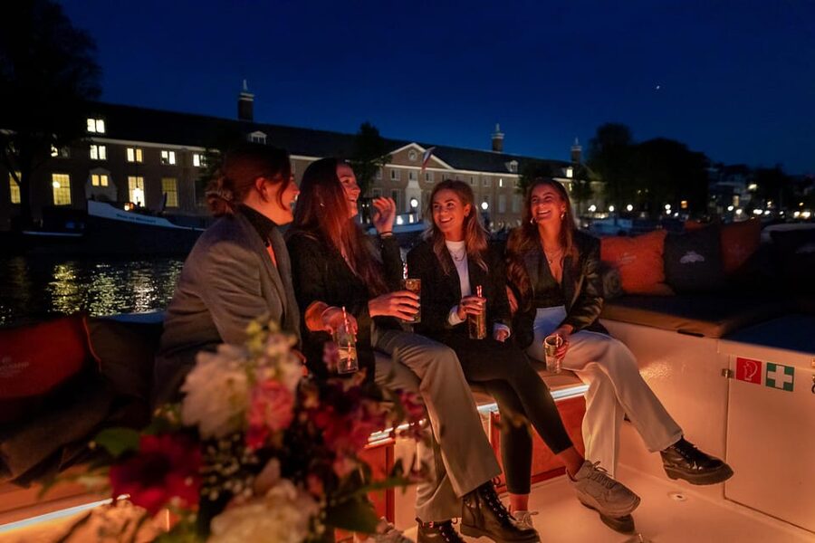 Amsterdam: Evening Canal Cruise with (Open) Bar on Board - Drinks, blankets, and the value of the $18 fare