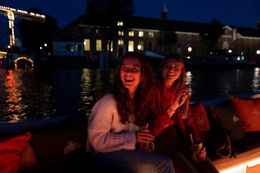 Amsterdam: Evening Canal Cruise with (Open) Bar on Board - Meeting points, boarding, and timing