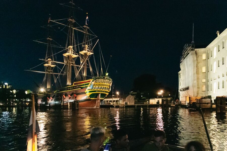 Amsterdam: Evening Cruise with Optional Wine and Snacks - Practical ways to get more from the ride