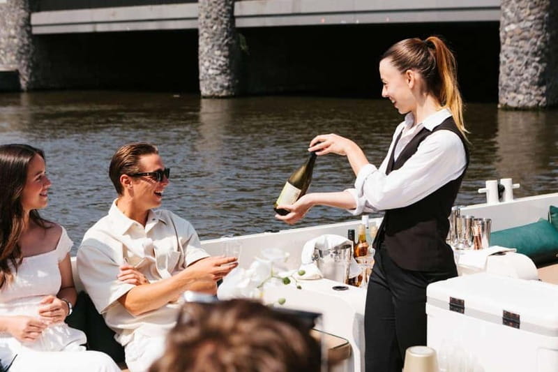 Amsterdam Evening (Sunset) Canal Cruise w/ optional drinks - What the one-hour route can show you