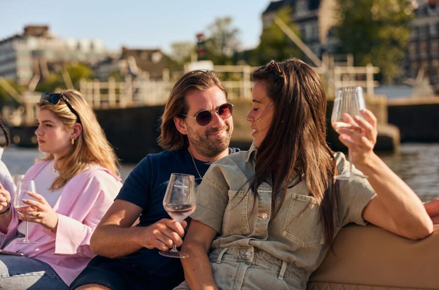 Amsterdam: German Guided Canal Cruise with on Board Bar - Prinsengracht and Magere Brug finish the hour